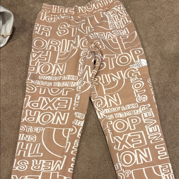 The North Face Kids Set in Tan with White Lettering - Picture 7 of 9